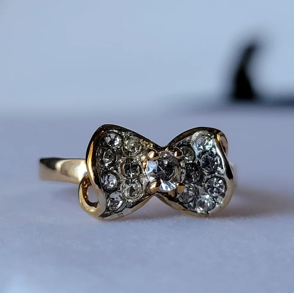 Vintage Bow Ring DAC Clear Diamond Like Stone Pave Gold Tone Size 6 ¼